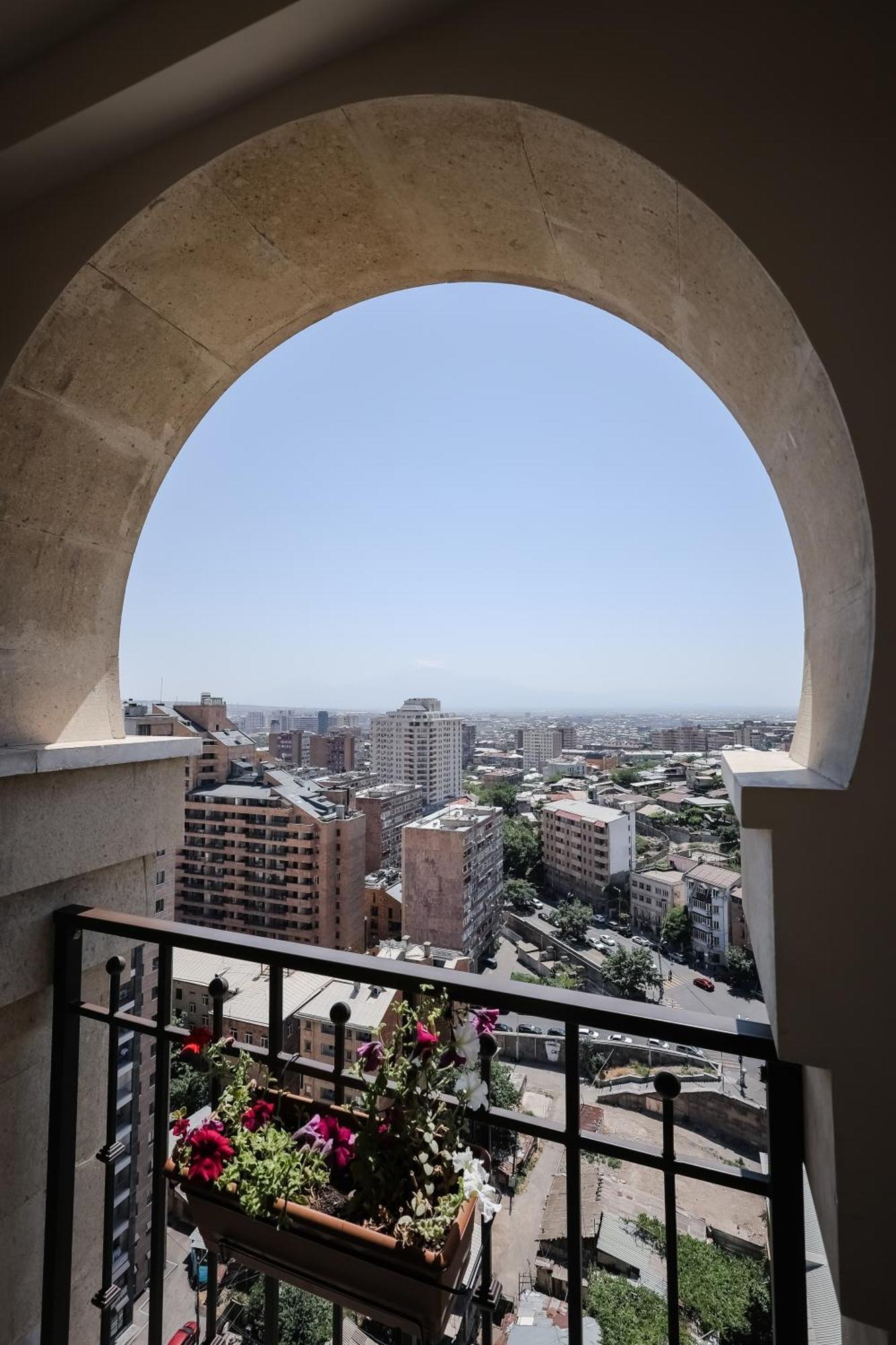 Rooftop Apart-Hotel Yerevan Exterior photo